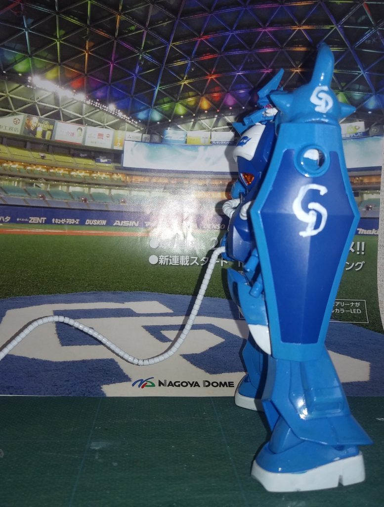 左。肩と、シールド、胸の真ん中の、球団ロゴは、手書き(^_^;)