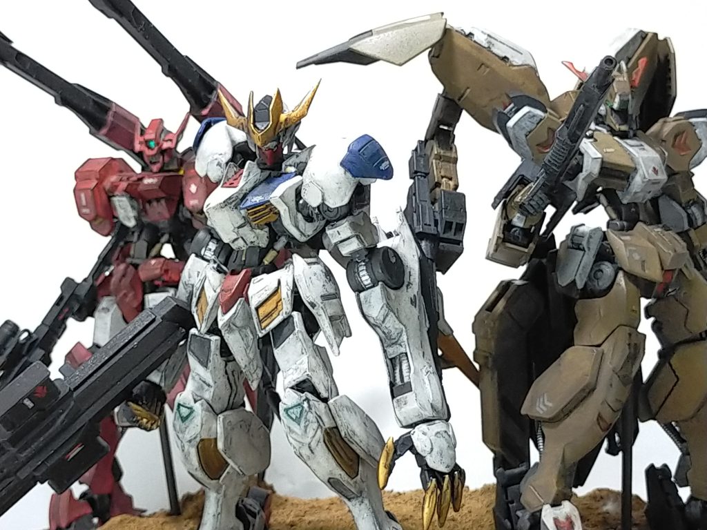 バルバトス第二期、鬱アニメととして有名だとか。主人公や主要人物が次々倒れてゆくのはさすがにこれで良いのだろうか?と思う事もありました。