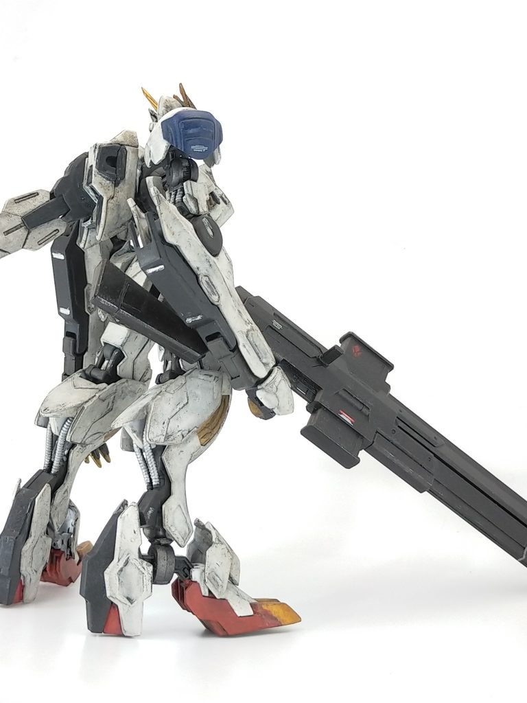 主な改修箇所は、首、肩、足首を延長。