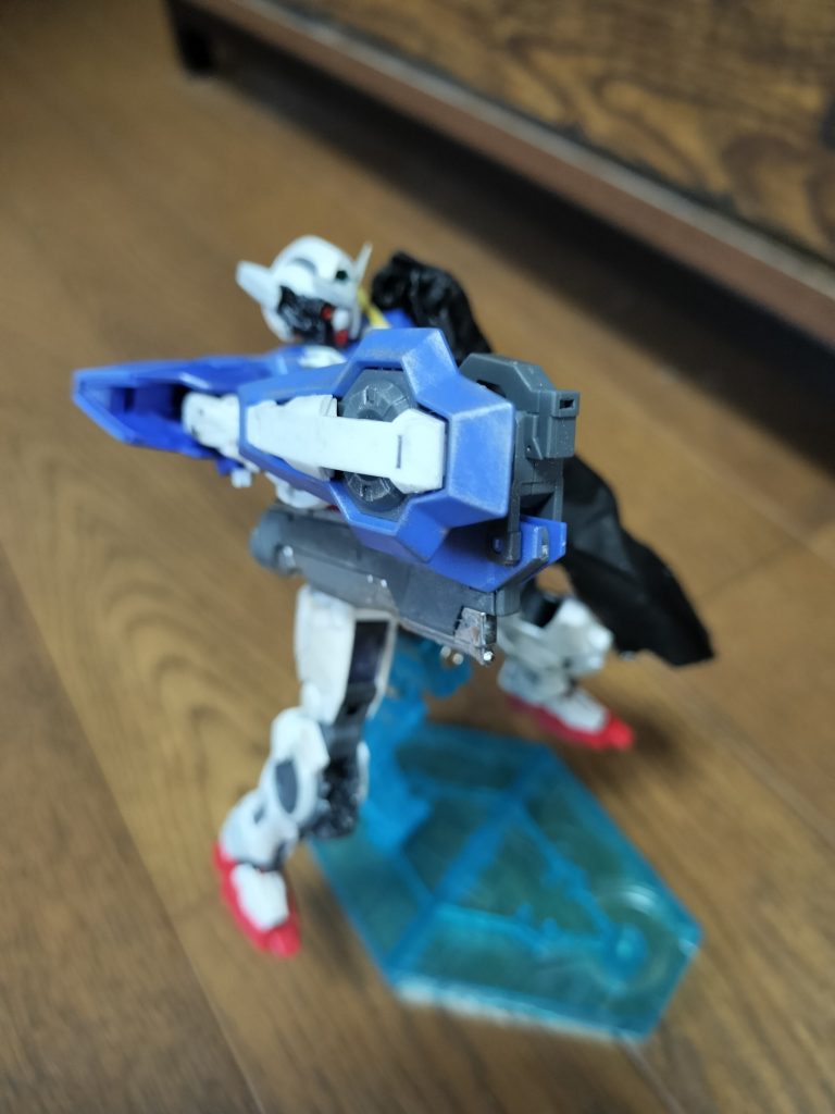 肩のコンセント部分をなくして、開き直ったのが制作を開始した原因……