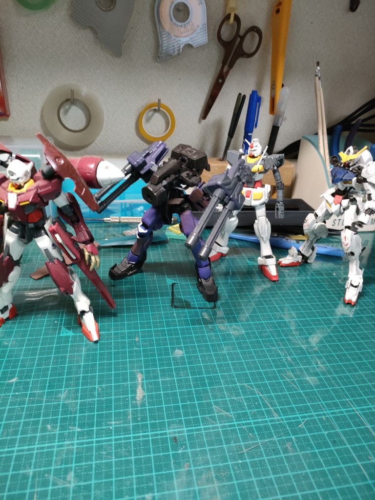 掃除したら昔作ったガンプラ出てきた–2枚目/制作者：しおこんぶ