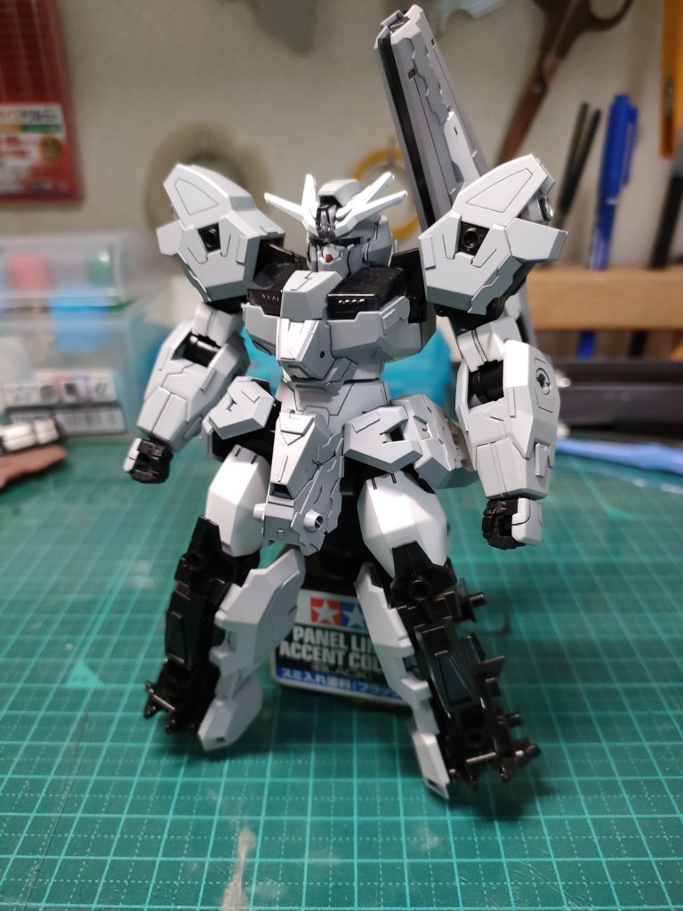 今制作途中ですがこれでもなかなか昔に比べたらマシになったなと思いますね（笑）特に研磨とスジ彫りはとても大事だと気づきましたね。めんどいし、腱鞘炎なりそうになるけど（笑）