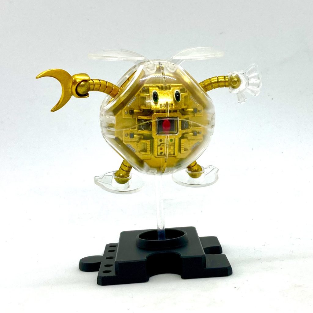 急遽、製作…  したわけではもちろんなく、昔、一度だけ訪れたお台場のガンダムベースで購入した限定ハロです。