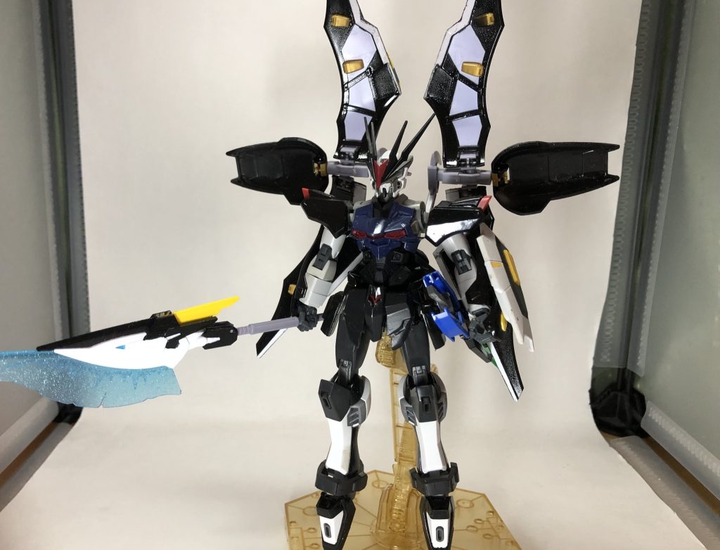 アクティブクロークを展開して…展開してると映えますよね今思えば、アストレイ・コラスィって3つも高い防御力をもつ追加ユニットあるんですよねぇ元にしてるものが3人もディフェンスいるんで仕方ないんですがね( ̄▽ ̄;)