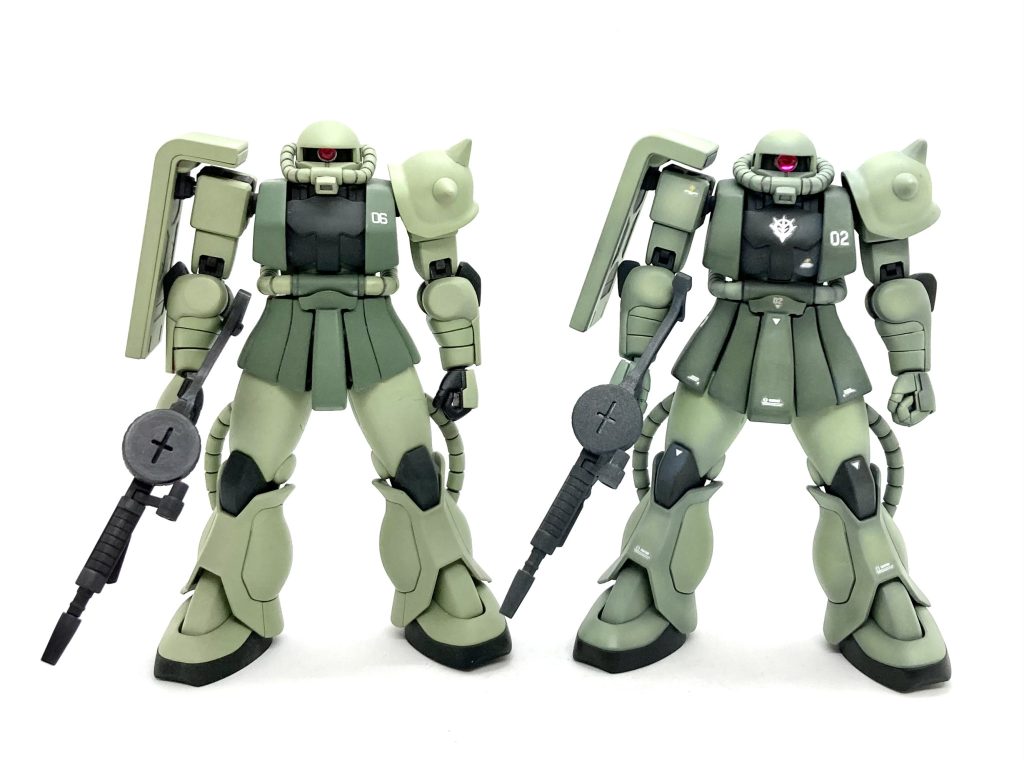 元になったリバイブ版ザクⅡとの比較。え？ あんまり変わらないって😭