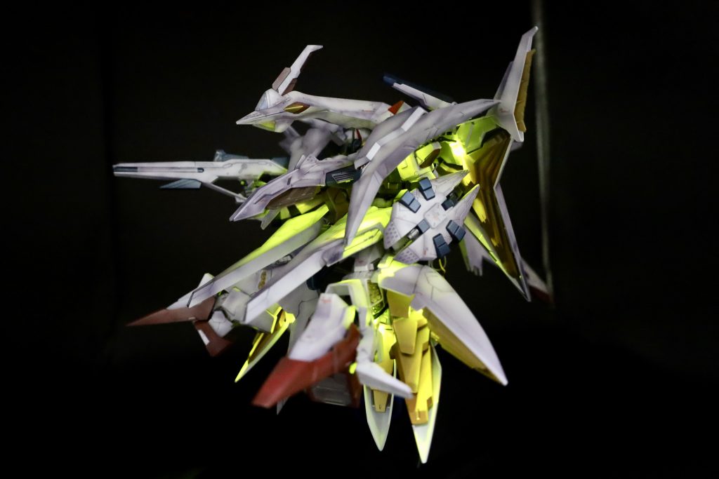 飛行しながらの射撃ポーズが1番好きです