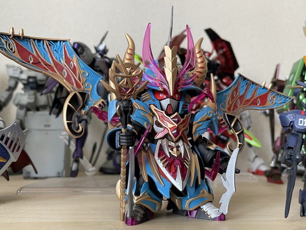 肉抜きは最初埋めてたんですけど、あまりに上手くいかずやめました…塗り分けはノーマスキングで、全て拭き取り作業でやってます💦そのせいで荒さがありますね…