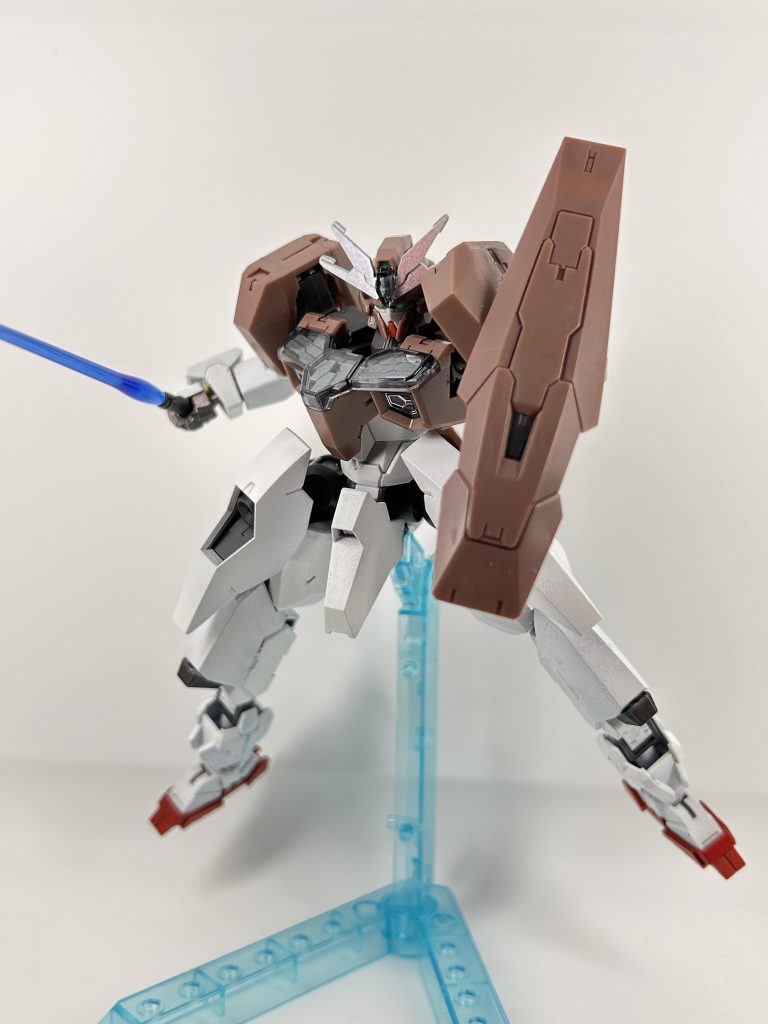 シェルユニットとブレードアンテナはガンダムマーカーホロシルバーマーカー光沢も吹いてるけどちょっと目立ってないかな？