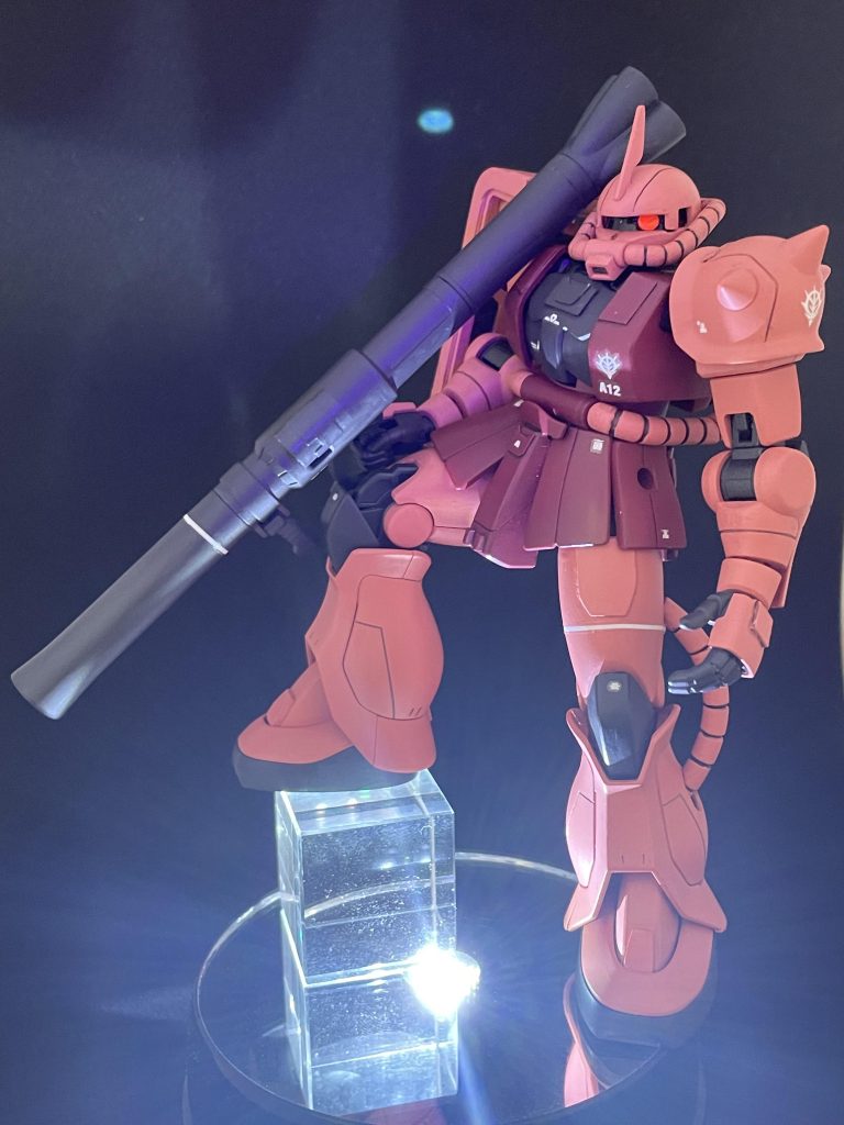 今回もモノアイは蛍光塗料で！