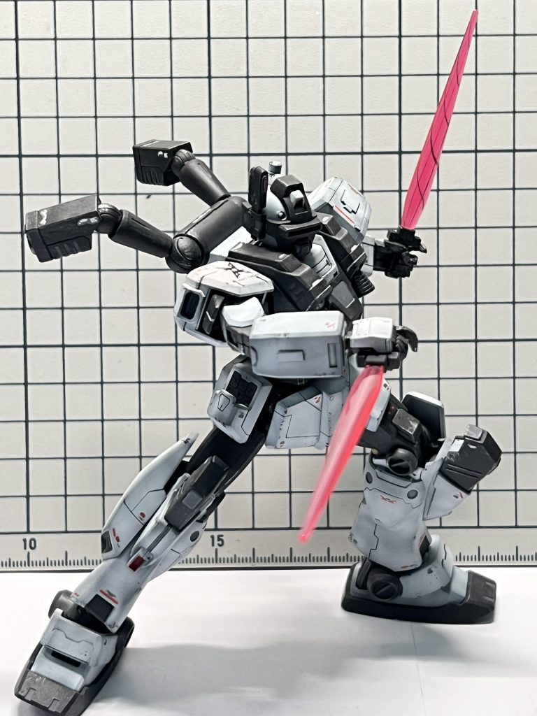 ビームダガー。リーチは短いものも装甲の切断には十分。