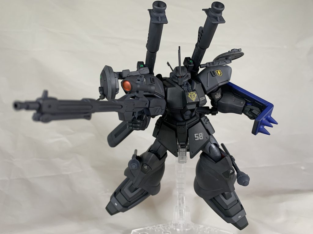 リアル思考の一つとして、機体が運用された時期と武器を合わせたいと思い、ポケ戦内で使われていた物を主に武器として持たせました。