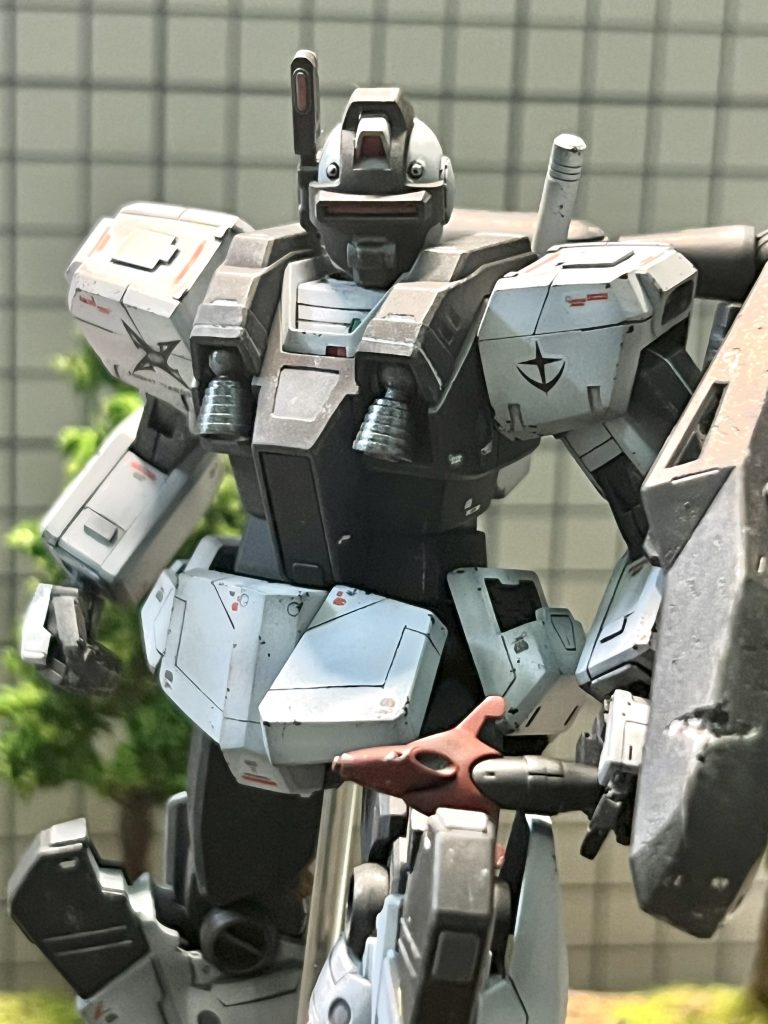 メインのジム・ナイトシーカ(v)。シールドもダメージ加工しています。