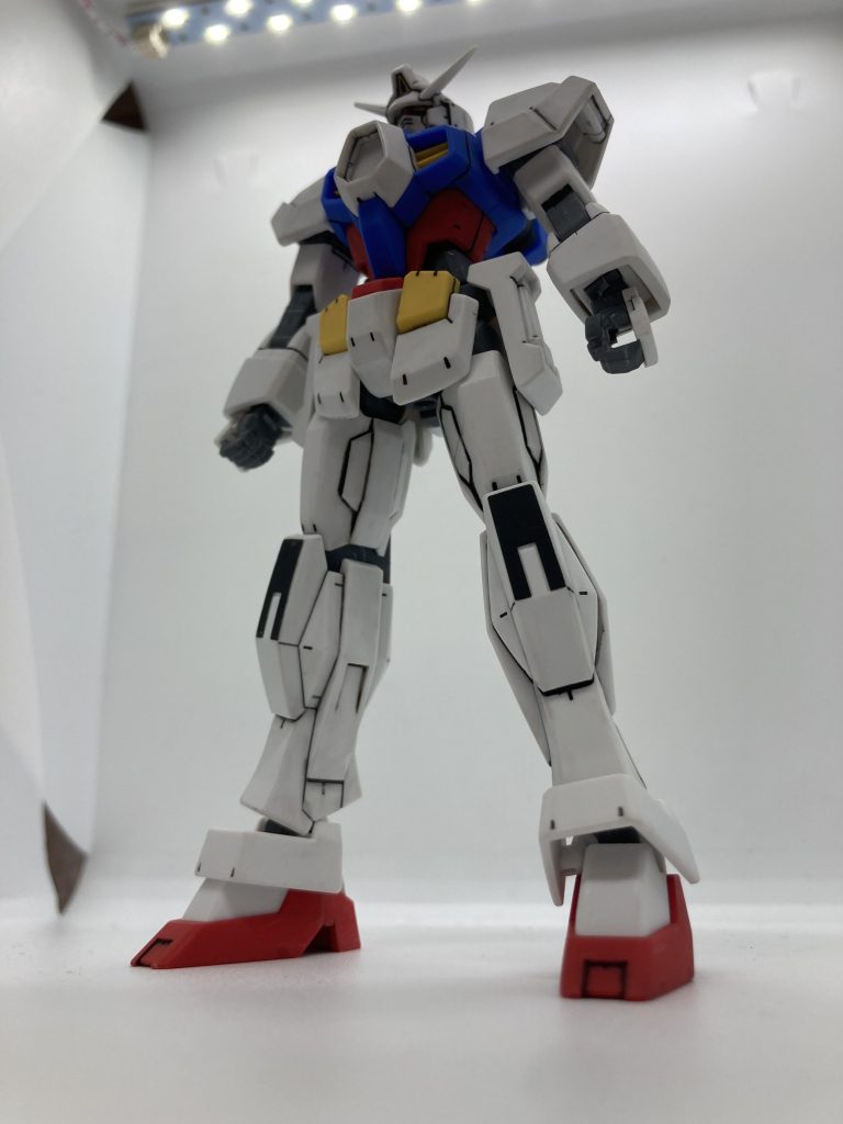 下から見上げて、、、。ガンダム作るって、フリットすごいなー。