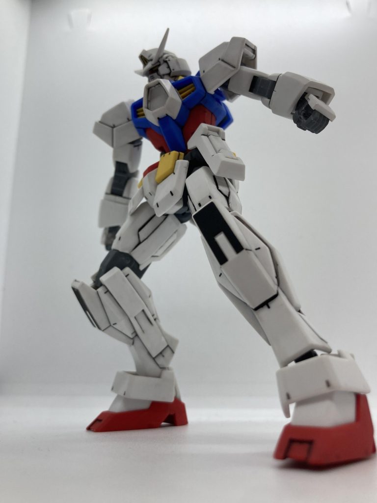 立ち上がれガンダム〜。