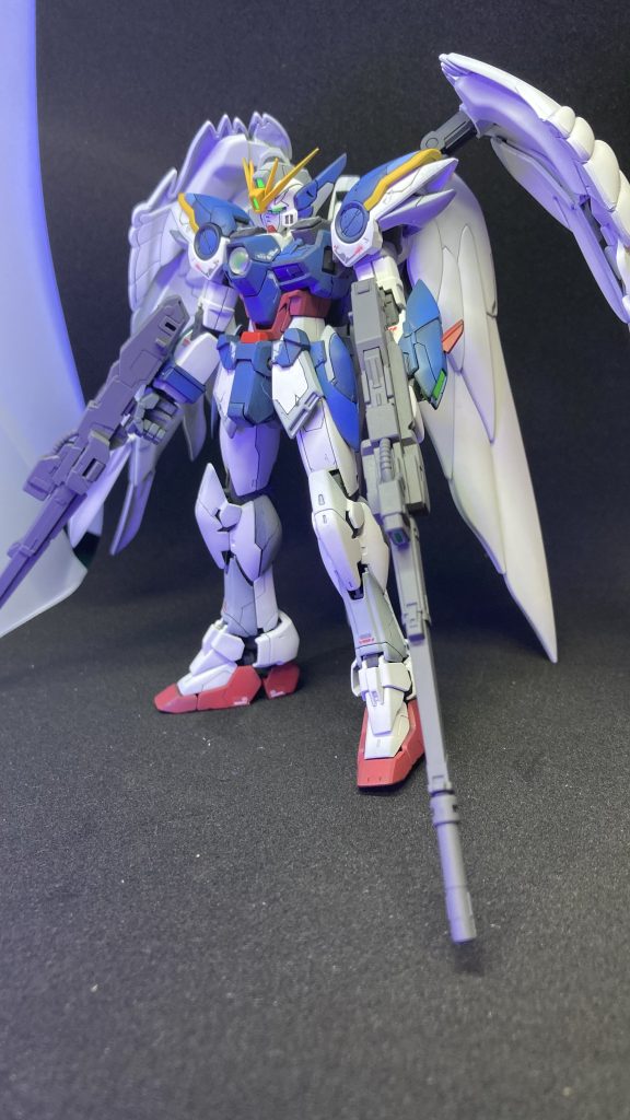 3作品目ウイングガンダムゼロEWをグラデーションに挑戦してみました！でも全然グラデーションになってない( ˊᵕˋ ;)💦–3枚目/制作者：みなみかぜ