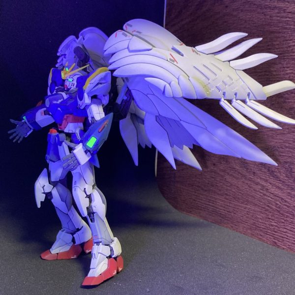 3作品目ウイングガンダムゼロEWをグラデーションに挑戦してみました！でも全然グラデーションになってない( ˊᵕˋ ;)💦