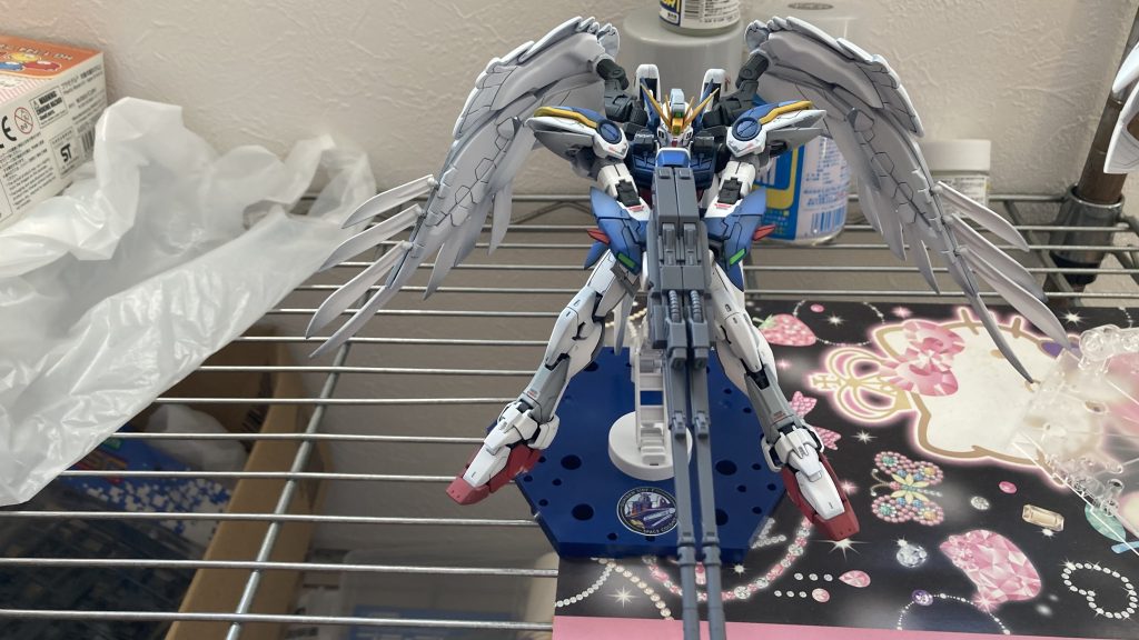 3作品目ウイングガンダムゼロEWをグラデーションに挑戦してみました！でも全然グラデーションになってない( ˊᵕˋ ;)💦–4枚目/制作者：みなみかぜ