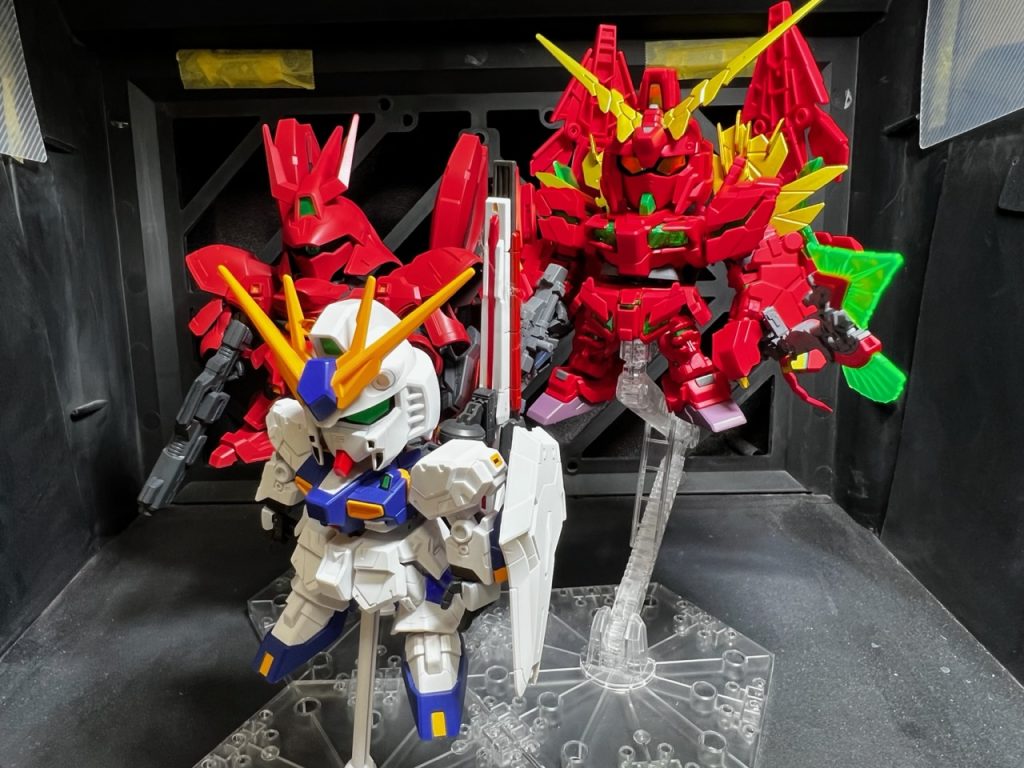 サザビーとユニコーンペルフェクティビリティの赤は、ユニコーンがサザビーレッド…  サザビーは朱色系となりました。　デカールは、次回頑張ります。ご了承下さいませ。