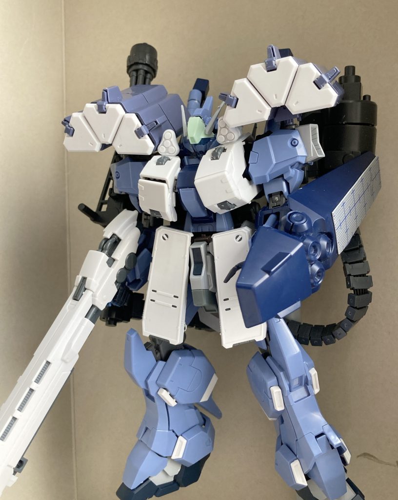 ミサイルコンテナはMG F90のミッションパックBタイプアーマーと武器はRGνガンダム用hwsから