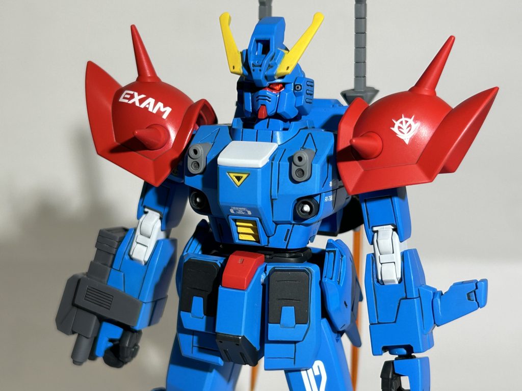 本体の青色が説明書を参考に調色したけど、一向に作例の様な青にならなくて、失敗したかなぁ…と思いながらもツヤ消し吹いたら案外落ち着いた感じなって、まぁこれはこれでいいかなと思えるようになってきました。