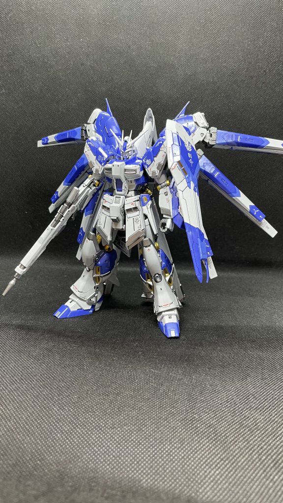 ガンダムベース限定のチタニウムフィニッシュです通常版はまだ作れてないので、いつか作らねば…