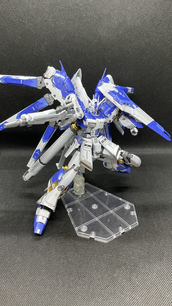 フレーム塗装だけなので時間かからないだろうと思っていたのですが、フレーム部分だけでもかなりのパーツ数なので結構時間がかかりました