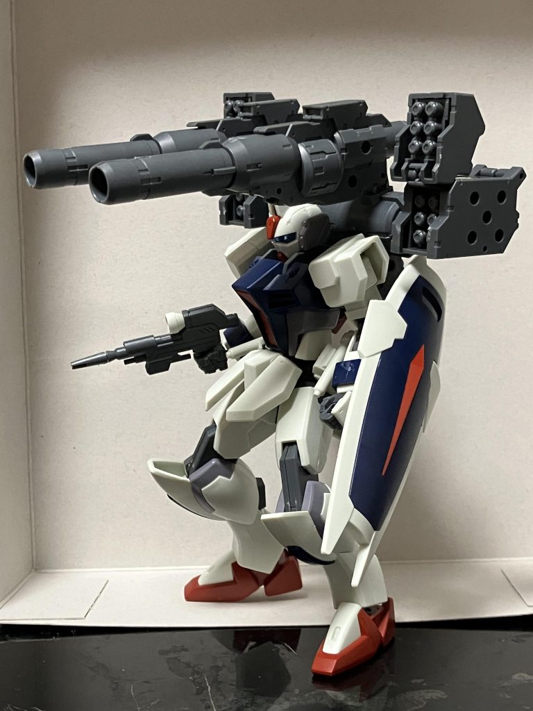 HWストライカー装備 射撃体勢3 側面。キャノンタイプの足を踏ん張っての射撃。