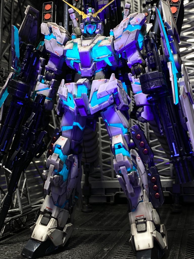 ポージングが出来ないと写真が同じ物になる....腕関節ギチギチなのだが...バナージ・リンクス「それでも!!!」ワイ「ムリだ!折れちゃう!!」