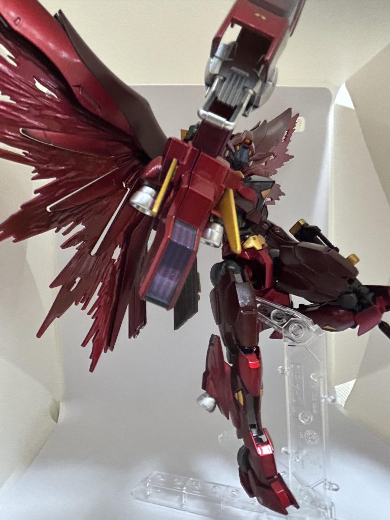 あと撮影ベースも導入しました(やっすいやつですが……)早速光の翼でギッチギチになっとりますね、ポーズが一辺倒になっちゃって……んやいつもこんなんかぁ…?