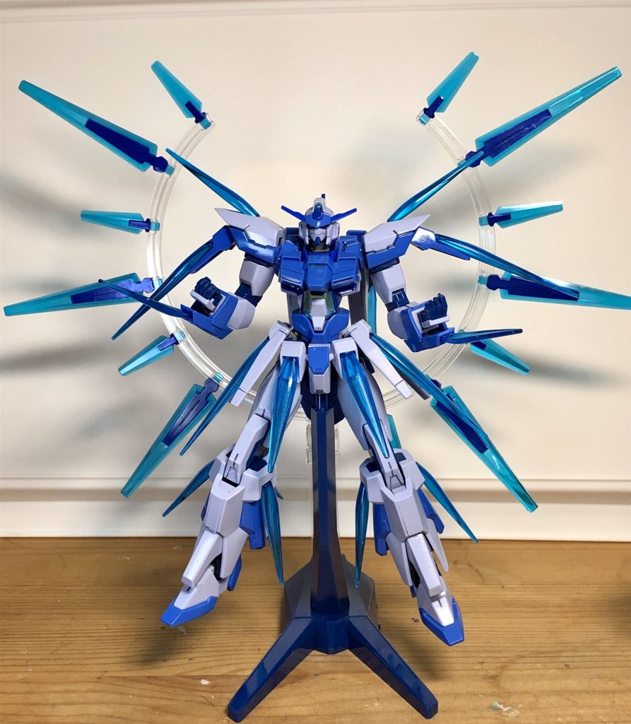 正面から。cファンネルの放射線が映えます。