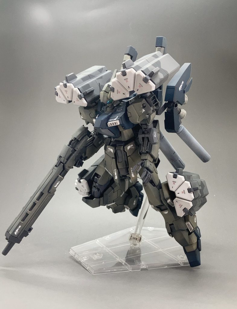 アーマーだけ排除した形態。