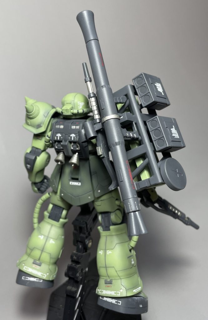 フル装備 うーんかっこいい運んで最初に打ちまくってパージして、接近戦みたいな使い方？ これ宇宙用だろうなぁ片側に武器積みすぎて動きにくそうです笑ふと思いましたがミサイルポッドって宇宙で使えるのだろうか。重力戦線とかの影響からか地上のイメージしかない