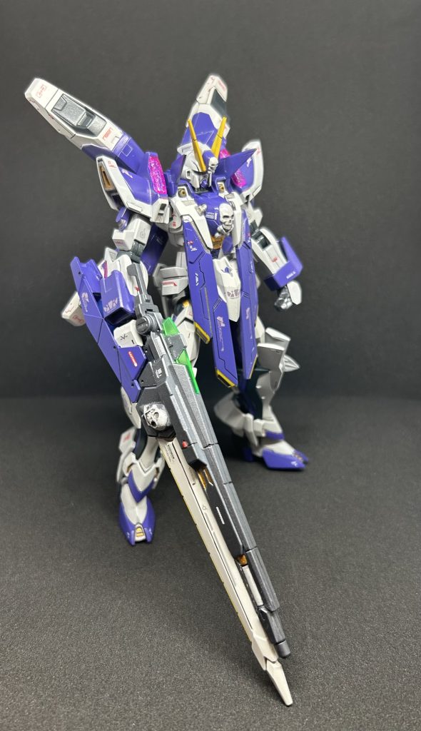 GNソードMブラスターGNソードⅡブラスターとムラマサブラスターを無理矢理くっつけた巨大な銃剣威力、射程、命中精度に優れているがエネルギー効率も悪く打ち切りの使い捨て仕様