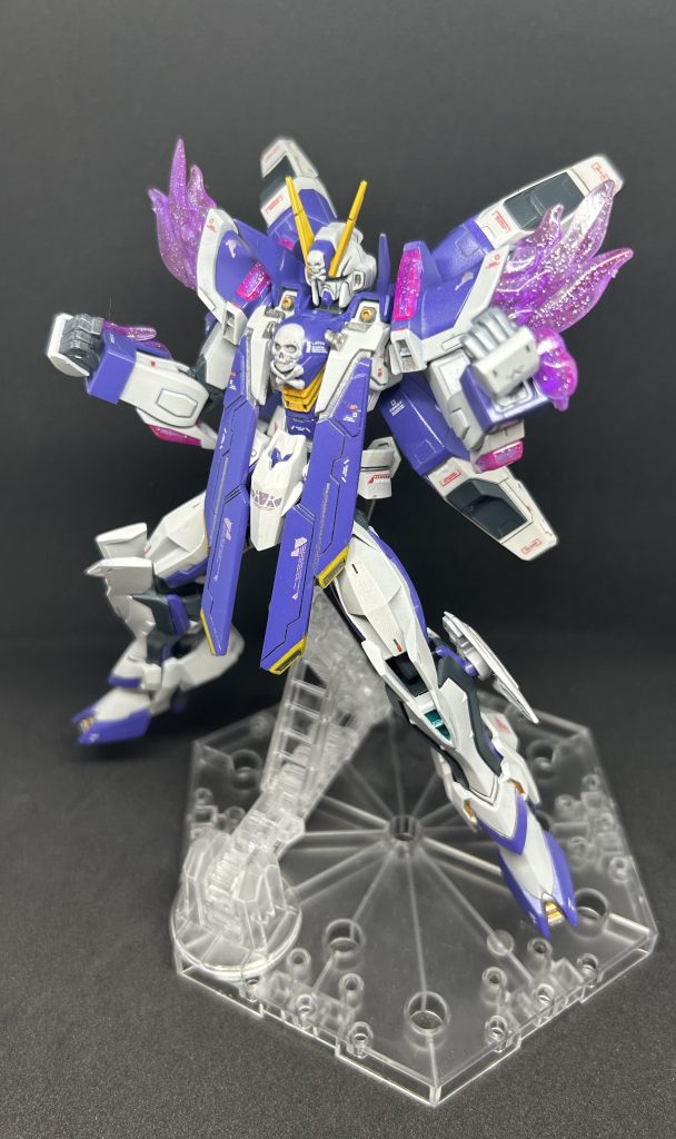 バーニングバーストシステムGBNベースのIF設定で製作したので、プラフスキー粒子を使ったRGシステムの使用も可能にしています武装を使い切った後の戦闘において時限強化で機体性能を向上させる