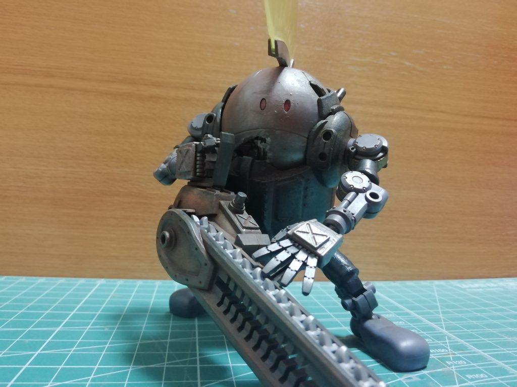 実は5年位前にこしらえたモビルハロを再改修したモノです。「どうせ回収するなら色々いじろう…」と思いながら手を動かしたらあんな感じになりましたwなおこの時点でボディを中心に鋳造表現してあります…当時やってみたかったんだと思いますw