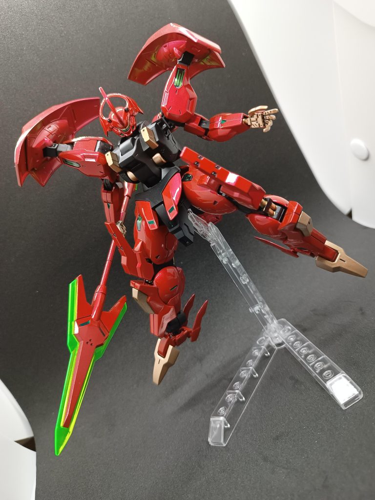 デカール貼る前です。ポージングはこっちの方が良かったな…