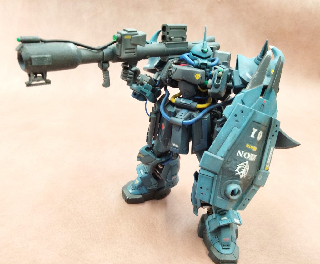 グフバズーカ!ついでにグフシールド!!ORIGINザクのバズーカをちょいちょいいじってます。シールドはプラ版とジャンクパーツ。上下どちらでも持てます。