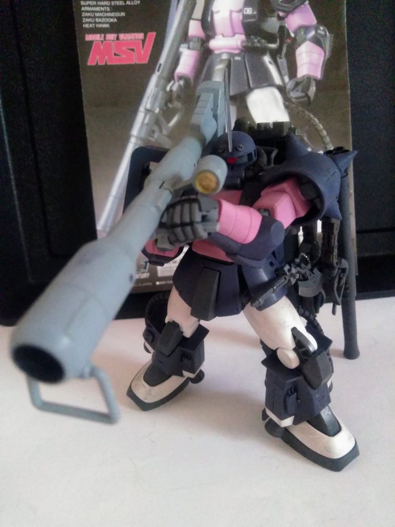 何故なりきるか❓『ガンダム世界アルアル』敵の戦意を下げる事と、味方の志気をあげる為と相成ります😤 最も『Become中隊』の面々は嬉々として実演しているようですが・・・😔