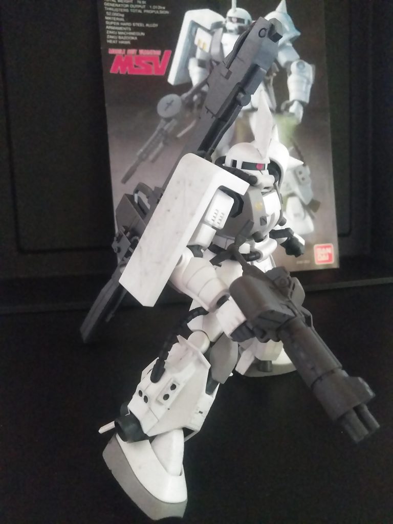 何故なりきるか❓『ガンダム世界アルアル』敵に誤情報を与える事と、味方を奮起させる為と相成ります😤　　　　　　　　　　　　　最も『Become中隊』の面々は自身が『憧れの戦士に成れる』として実演しているようですね・・・😔💨