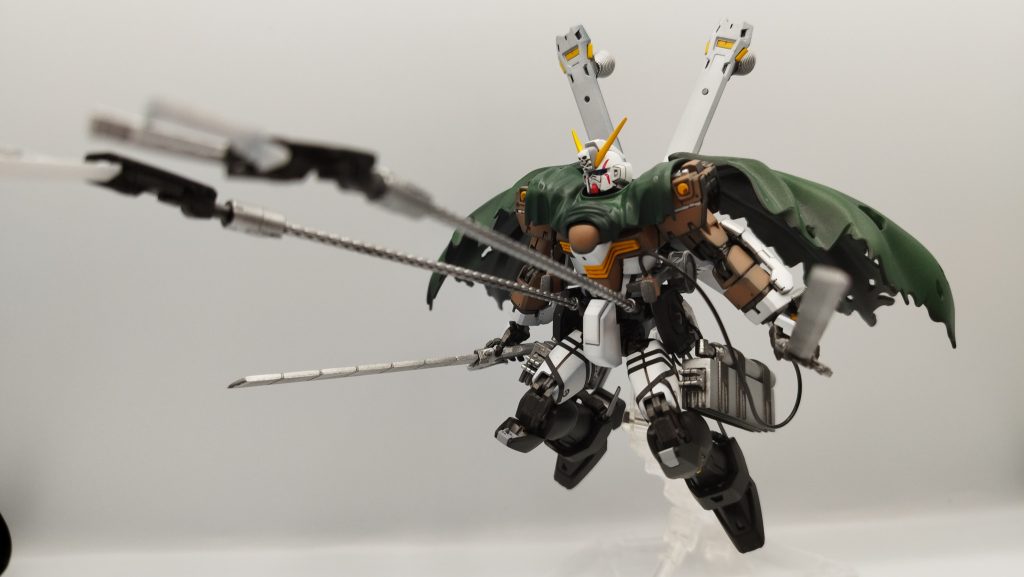 立体起動装置のワイヤー移動も可能です。とはいっても、本キット標準装備で特に改造等やってません。