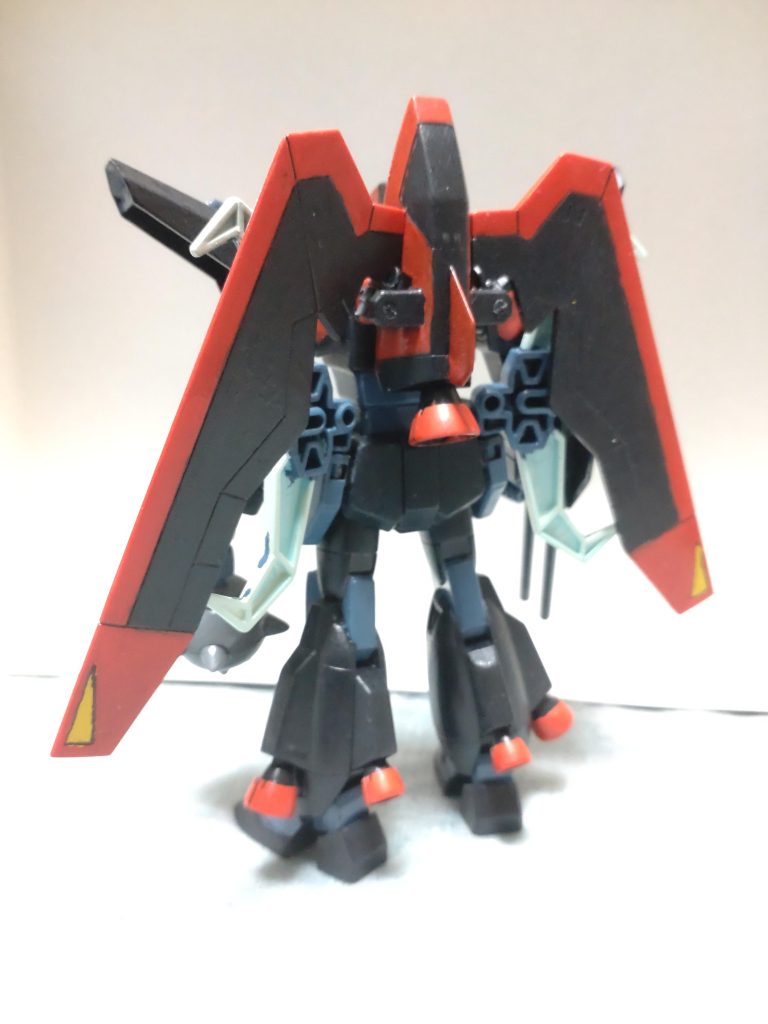 背面 アフラマズダの肉抜きが少し寂しいですが、500円位のキットなので文句は言えません(笑)