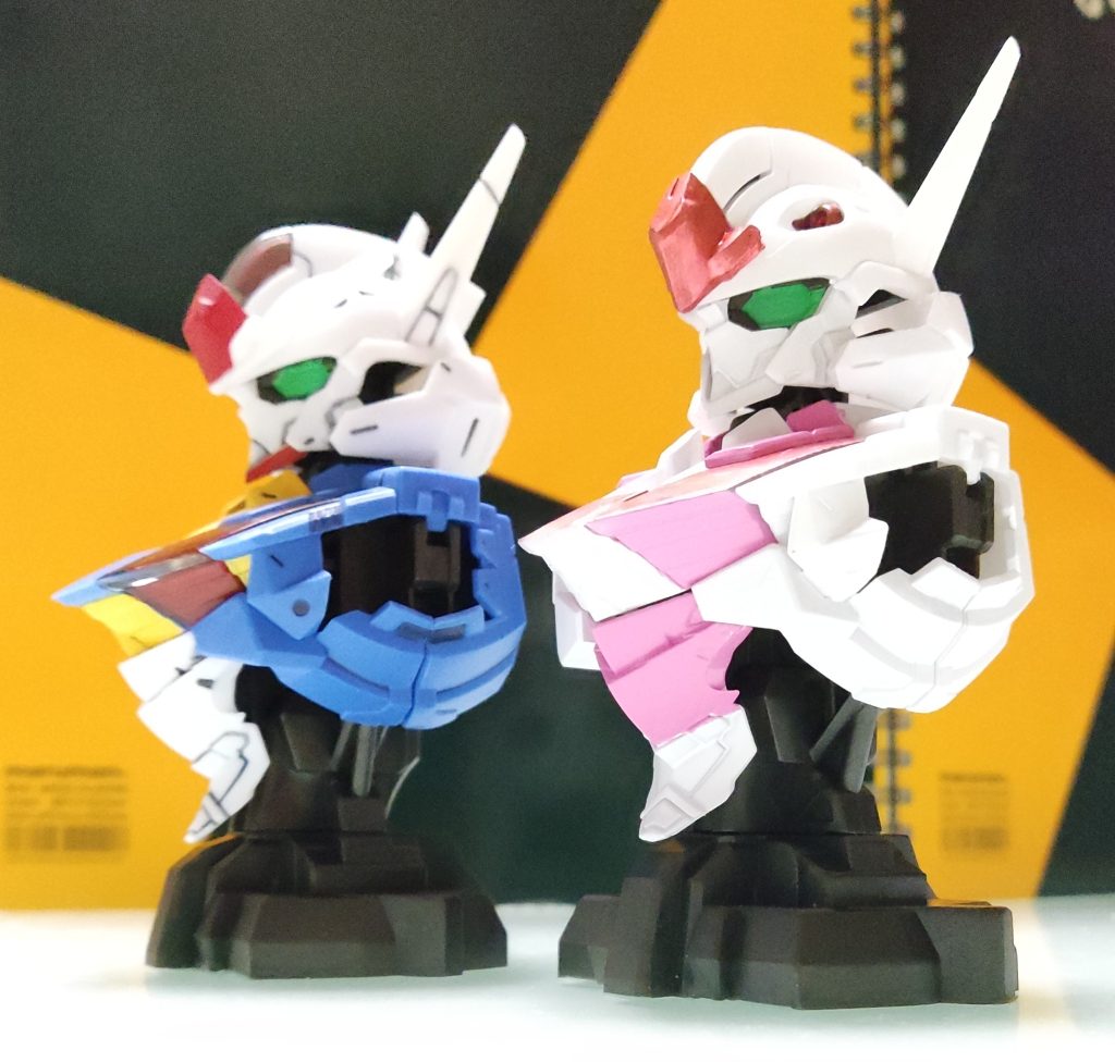 ブレードアンテナを切り、後は白とピンクで塗る。今回は、彩色済みがダブりましたが、クリアもでたのでクリアをルブリス風にしました！