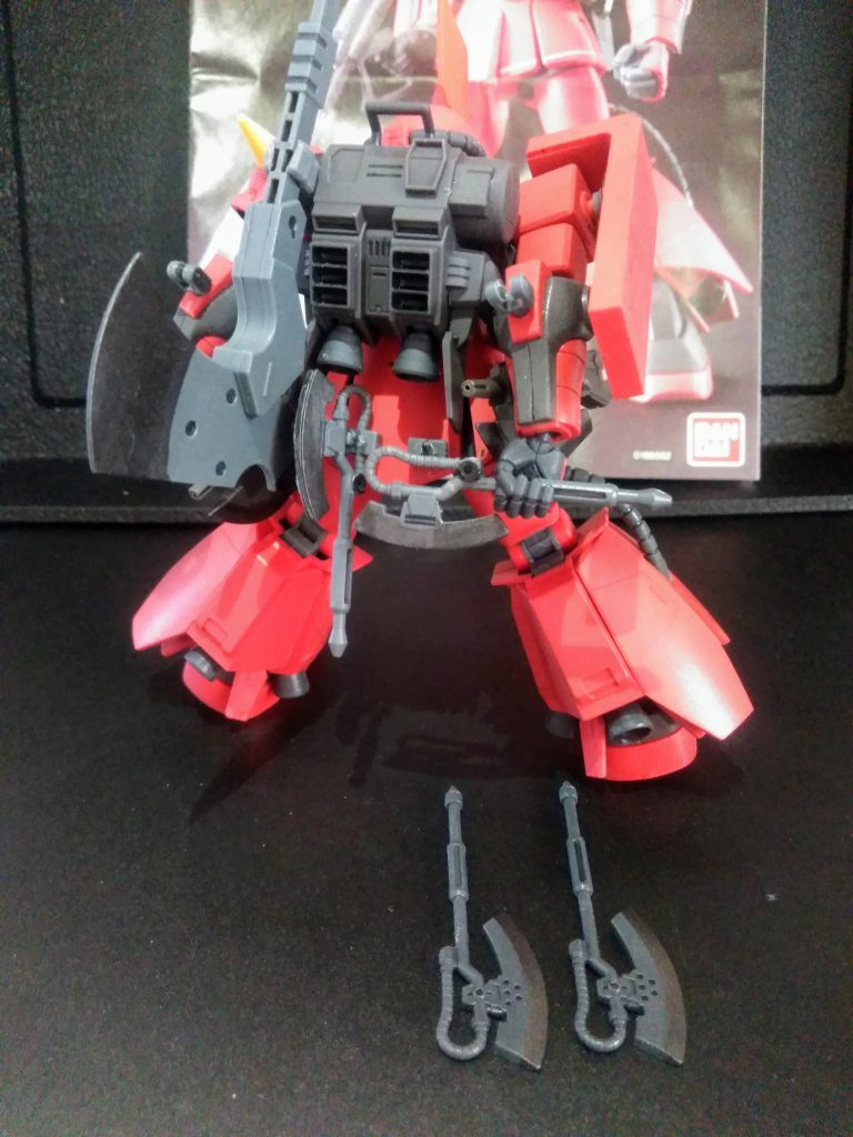 肘の「2本で事足りる」のだけど、在庫が一杯あるので「腰部リアアーマー」にも装備です😆🎵🎵