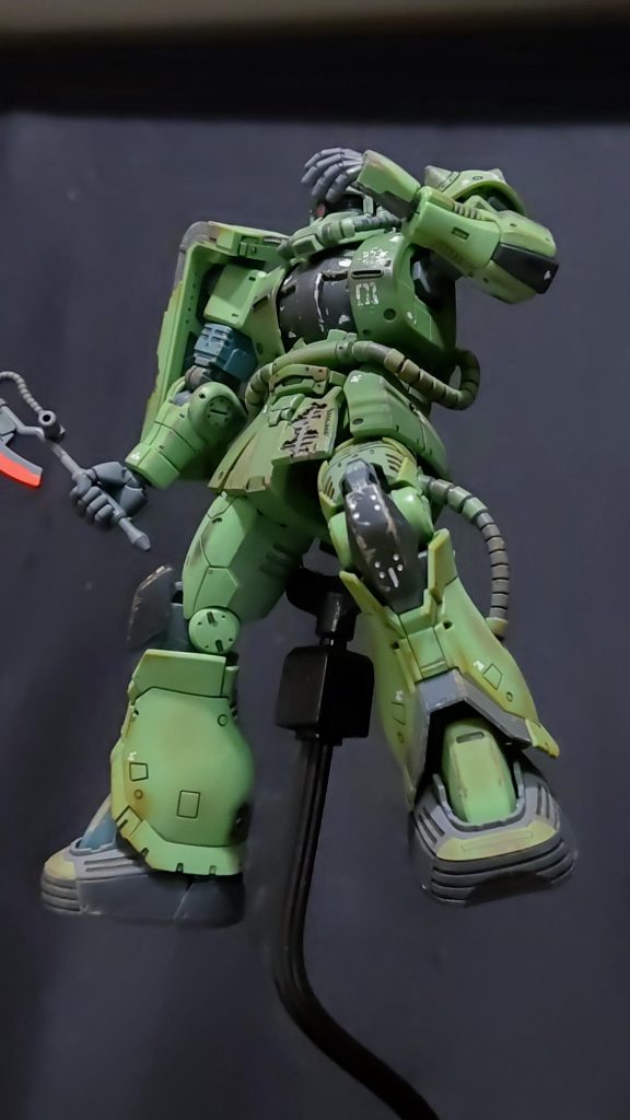 下から見上げた感じ。シルバーの上から錆を乗せると、かなりそれっぽくなります。