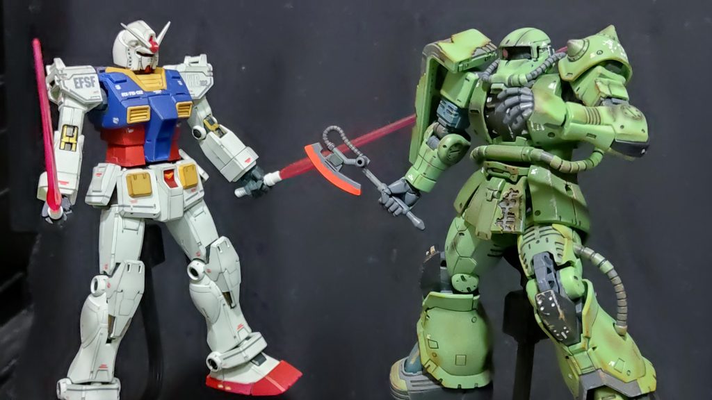 ガンダムと対峙したイメージで。劇中と全然違いますが、ポージングや装備を変えるのが面倒だったので、そのままで…