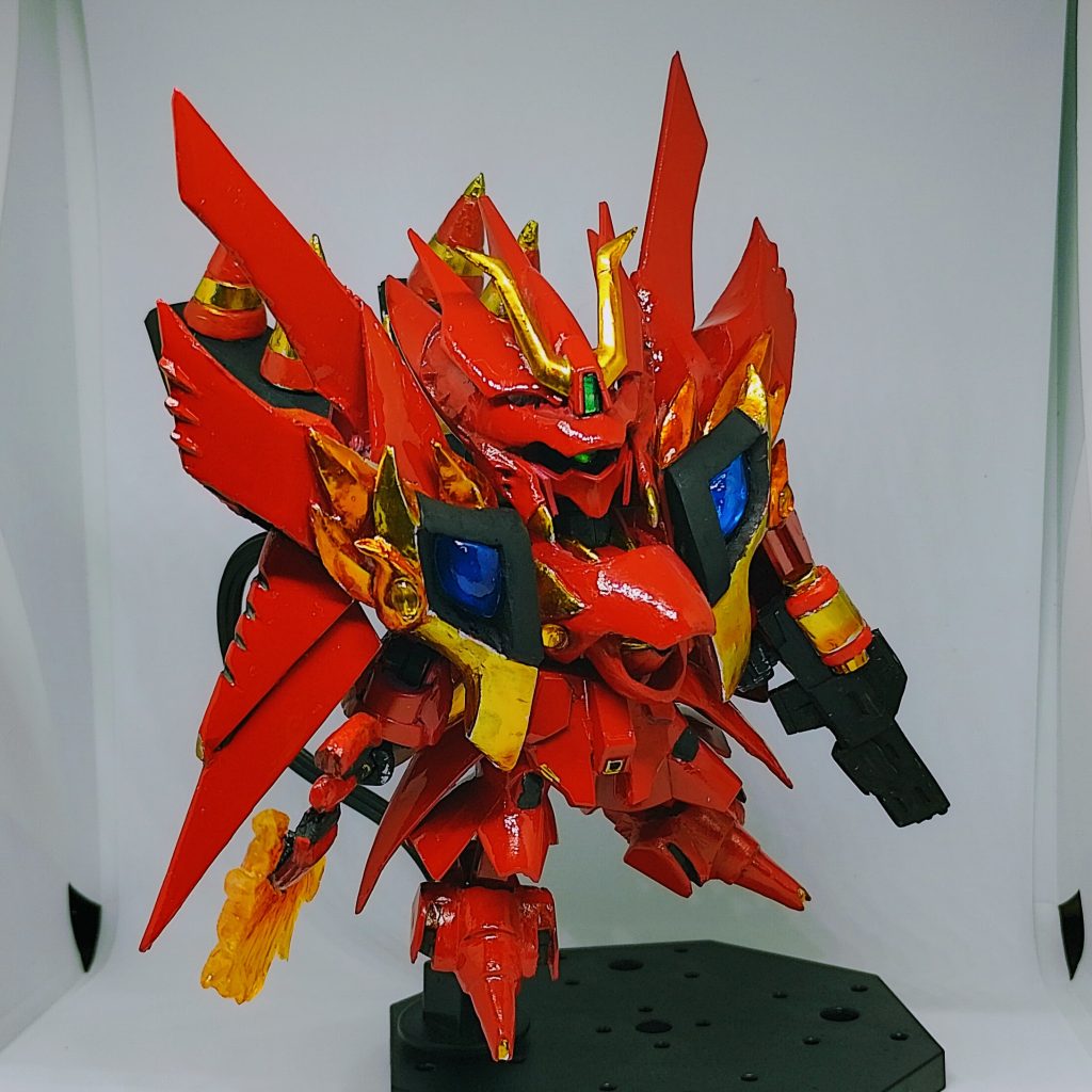 赤パーツはクリアカラーを使用し、