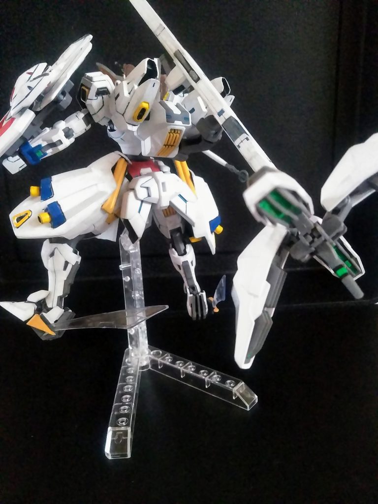 2004年10月に第一期が放送となるこのアニメ元は「18禁の叡知恋愛アドベンチャーゲーム」のスピンオフだそうです🧐アニメでは靴👟に羽が生えて飛行が可能です😋