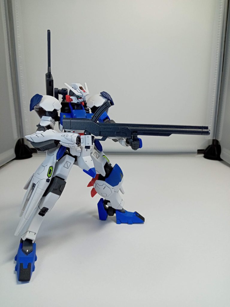 武装は鉄血オプションセット5のロングライフル「射撃は苦手だけど、当てて見せる!」