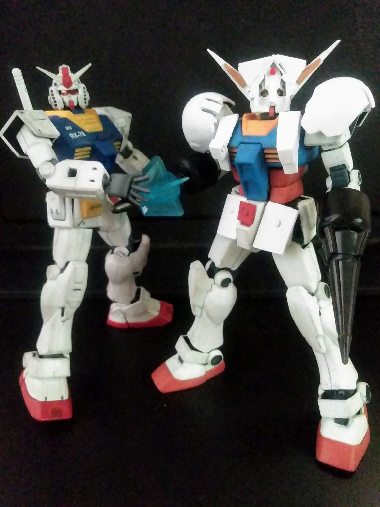 そして、この｢ドン｣の他に　　　　　　　　　　　　　　｢三種類のロボ & 四種類の戦車｣がシリーズとしてラインナップされております🤣