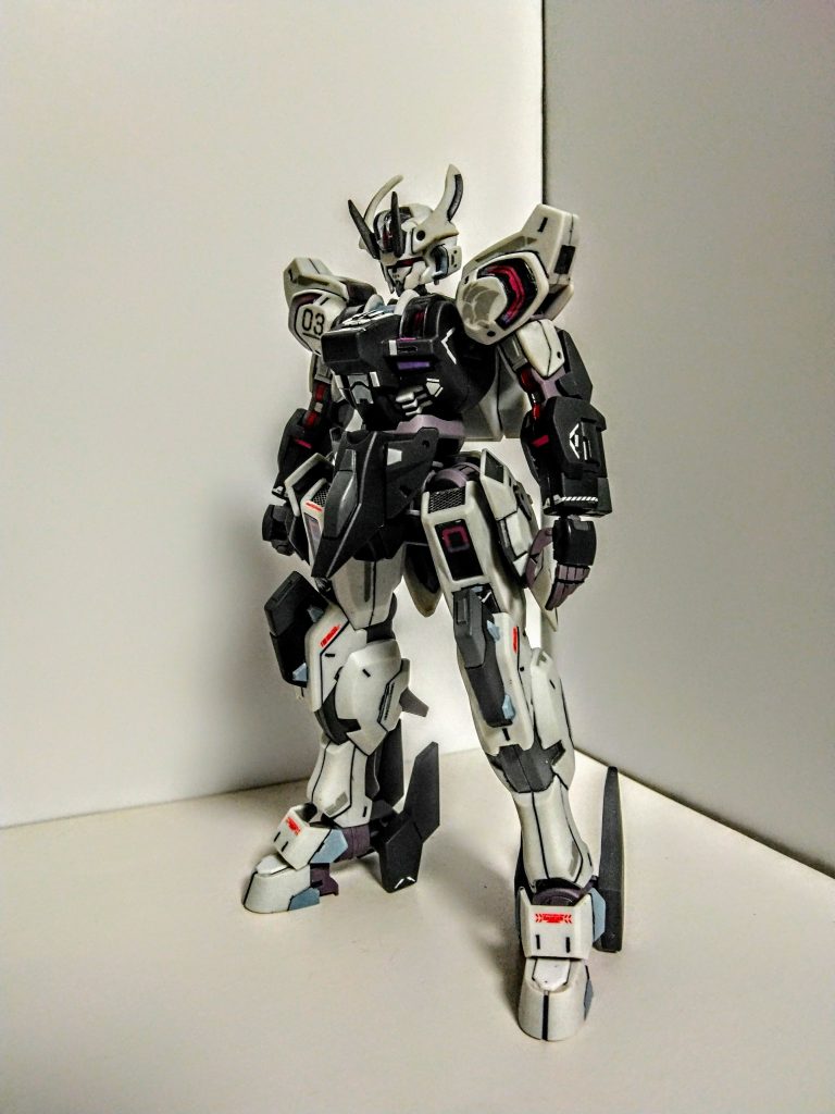 関節は赤くミリタリーかんでるかな～ぐらいで塗ったのですがよくわからんですね笑